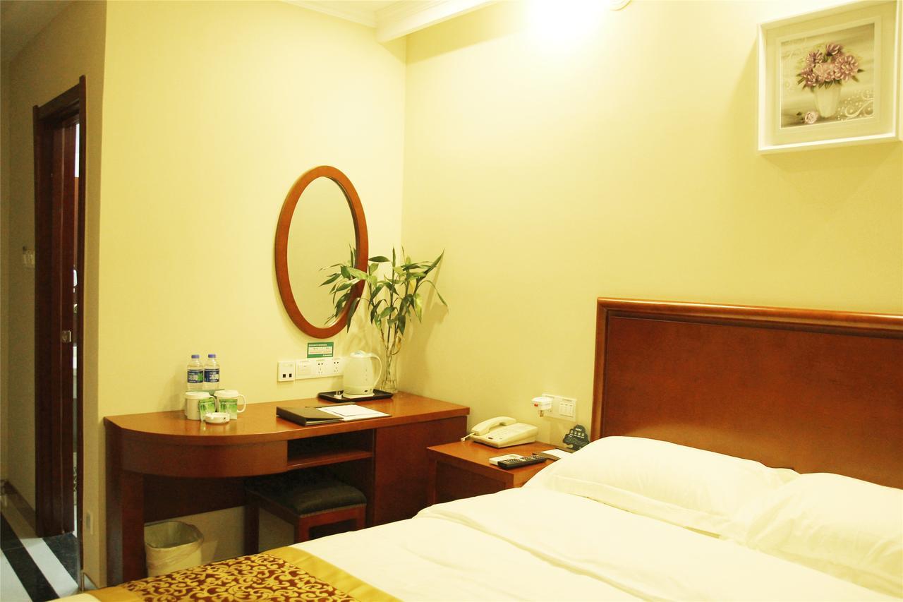 Greentree Inn Guizhou Guiyang Xiaoshizi Business Hotel Guiyang (Guizhou) Bagian luar foto